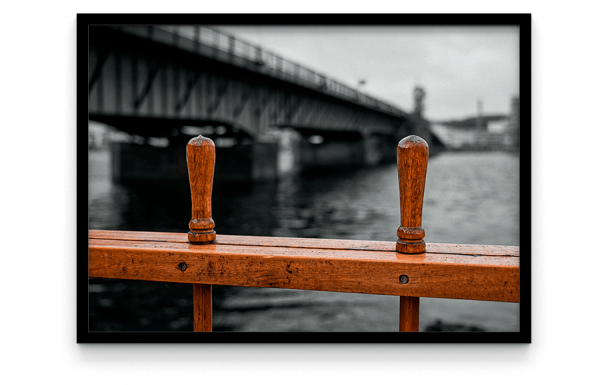 Limfjordsbroen er en bro der forbinder Nørresundby og Aalborg over Limfjorden. Broen blev indviet 30. marts 1933 foto og plakat af Aalborg og kunst af Nordjylland Speciel lavet plakat i mange størrelser og unikke størrelser og motiver af Aalborg, Frederikshavn og Nordjylland